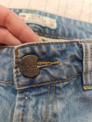 Pantalones vaqueros SICKO desgastados talla M