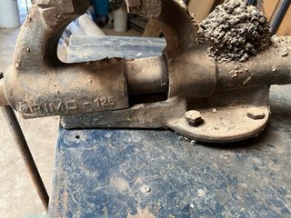 Mesa de soldar metálica con tornillo Irimo