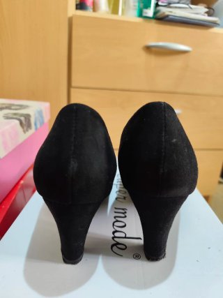Zapatos de tacón negros