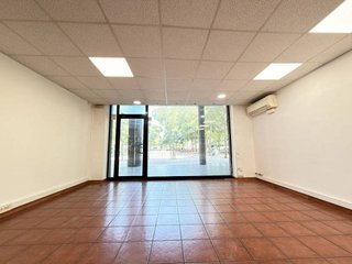 Local comercial en venta en La Marina de Port en Barcelona