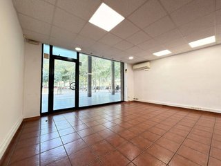 Local comercial en venta en La Marina de Port en Barcelona