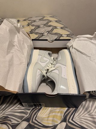 Nike Air Force 1 Gris y Blanco