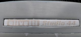 Máquina de escribir Olivetti Studio 44