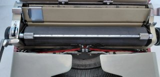 Máquina de escribir Olivetti Studio 44