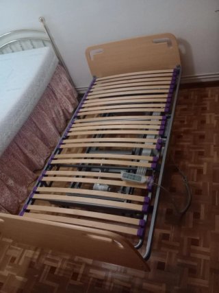 Cama geriátrica eléctrica