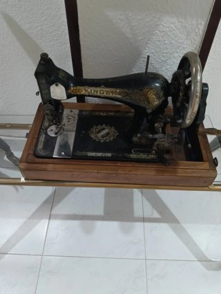 Máquina de coser Singer antigua