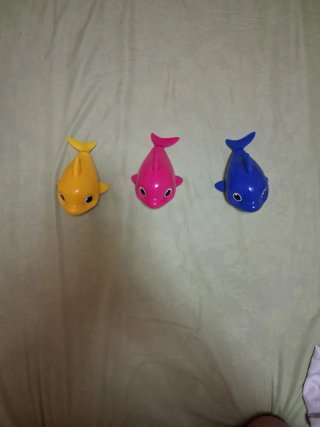 Pack 3 figuras Baby Shark nadadoras
