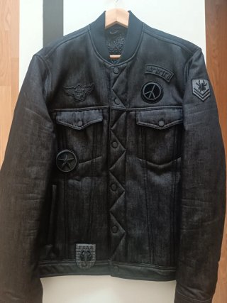 Chaqueta Zara Negra con Parches