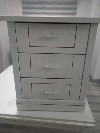 Mesa extensible comedor + 2 mesitas noche
