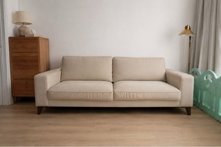 Sofá de tela beige