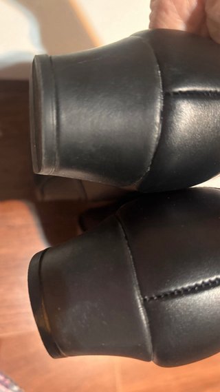 Zapatos regionales para jotas, manchegas.