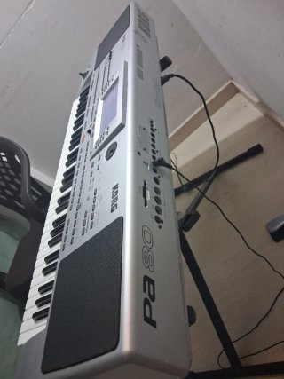 Teclado Korg PA-80