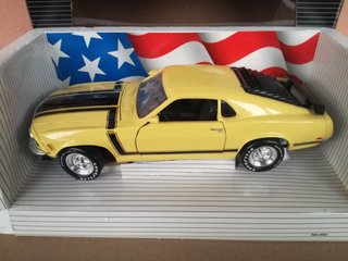 1/18 MODELLO FORD MUSTANG BOSS 302 NO BURAGO