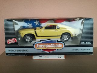 1/18 MODELLO FORD MUSTANG BOSS 302 NO BURAGO