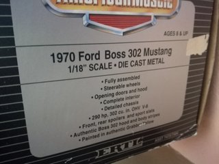 1/18 MODELLO FORD MUSTANG BOSS 302 NO BURAGO