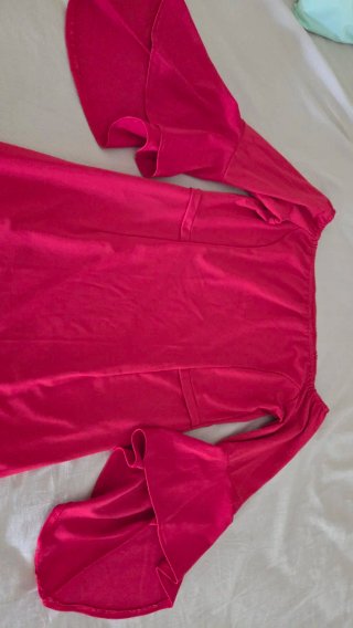 Vestido fiesta hombros descubiertos manga acampana