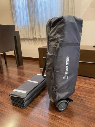 Cuna de viaje First Step con cambiador