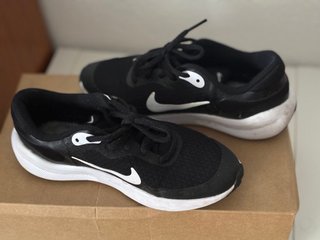 Deportivas Nike Negras Talla 33