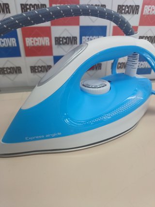 Centro de planchado Tefal Express Airglide con golpe de vapor de 380 g/min