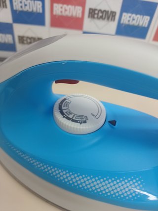 Centro de planchado Tefal Express Airglide con golpe de vapor de 380 g/min