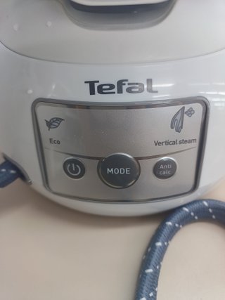 Centro de planchado Tefal Express Airglide con golpe de vapor de 380 g/min