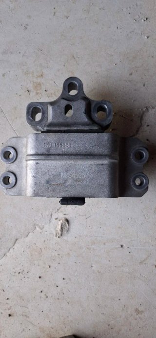 Soporte Motor VW Passat Izq/Der