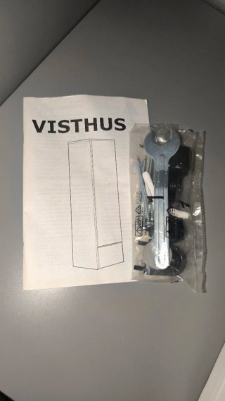 Armario Visthus Gris y Blanco + Ganchos y Luz