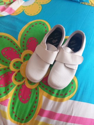 Zapatos Sanitarios Blancos Talla 38