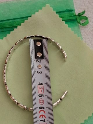 Pulsera de elefantes plateada