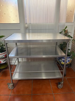 Mesa acero inoxidable 3 niveles con ruedas