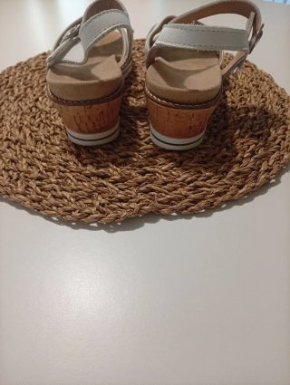 Sandalias de piel blancas talla 39