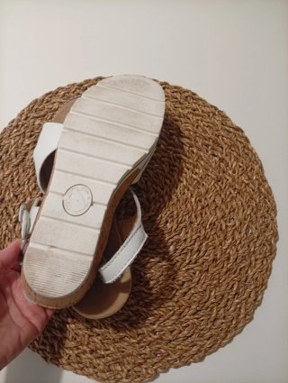 Sandalias de piel blancas talla 39