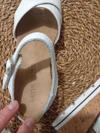 Sandalias de piel blancas talla 39