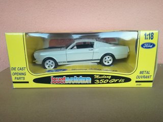 1/18 MODELLO FORD MUSTANG 350 GT NO BURAGO