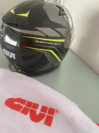 Casco integrale Givi