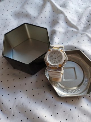 Reloj Casio Baby-G Mujer Dorado y Blanco