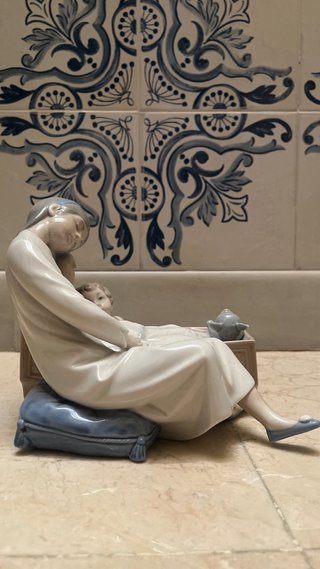 NAO by Lladró La Cuna (Ref. 0198)