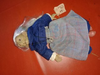 Muñeca Bruja con Escoba