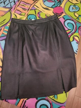 Falda de piel auténtica negra talla M
