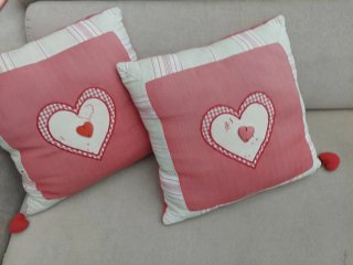 2 Cojines Corazón Rojo y Blanco