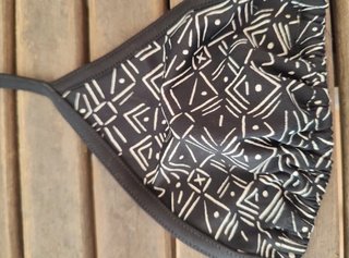Bikini Decathlon negro y blanco estampado