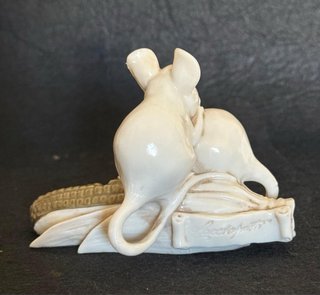 Statuina G. Cacciapuoti Topi e Pannocchia