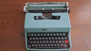 Máquina de escribir Olivetti Lettera 32