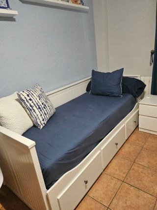 Diván cama Ikea blanco con cajones