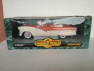 1/18 MODELLO FORD SUNLINER DEL 1956 NO BURAGO