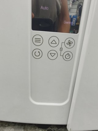 Aire acondicionado de ventana Cecotec Windowclima 9000 Inverter 9000 BTU con mando