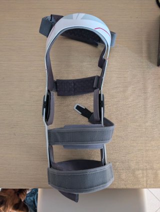 Rodillera DonJoy Armor Rígida Articulada