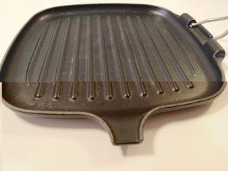 Parrilla Hierro Fundido Mango Plegable