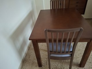 Mesa y 2 Sillas a juego Comedor Madera