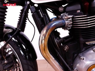 TRIUMPH THRUXTON 1200